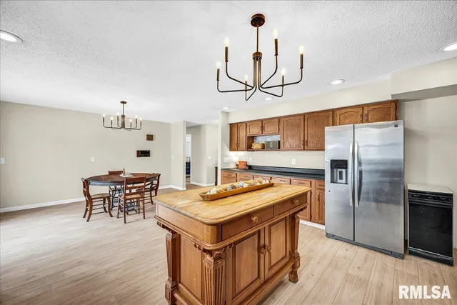 $349,900 | 753 Susan Drive, Knoxville, IL 61448