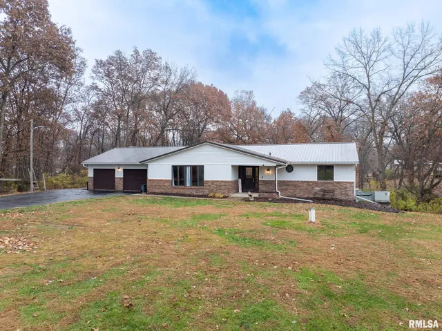 $349,900 | 753 Susan Drive, Knoxville, IL 61448