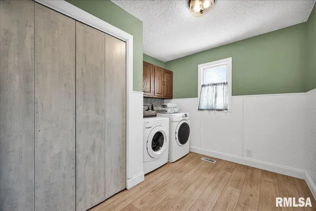 $349,900 | 753 Susan Drive, Knoxville, IL 61448