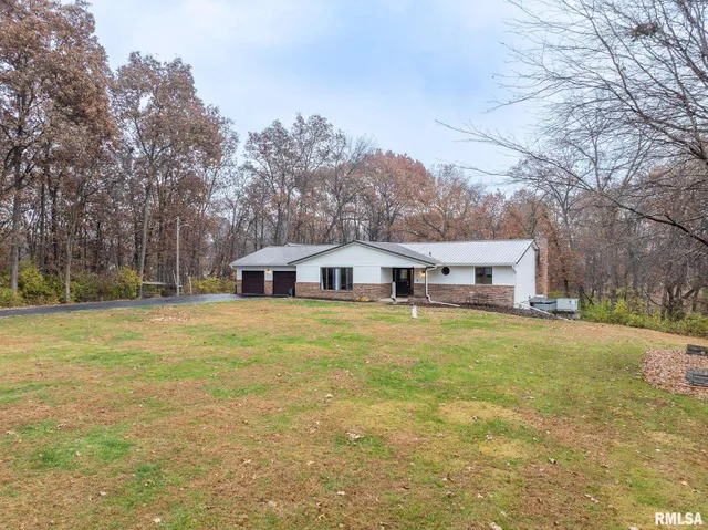 $349,900 | 753 Susan Drive, Knoxville, IL 61448