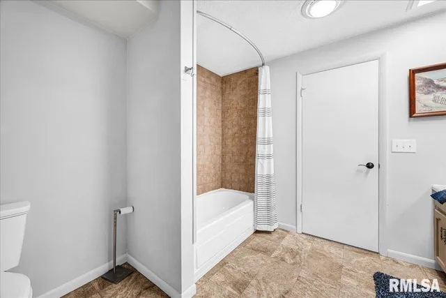 $349,900 | 753 Susan Drive, Knoxville, IL 61448