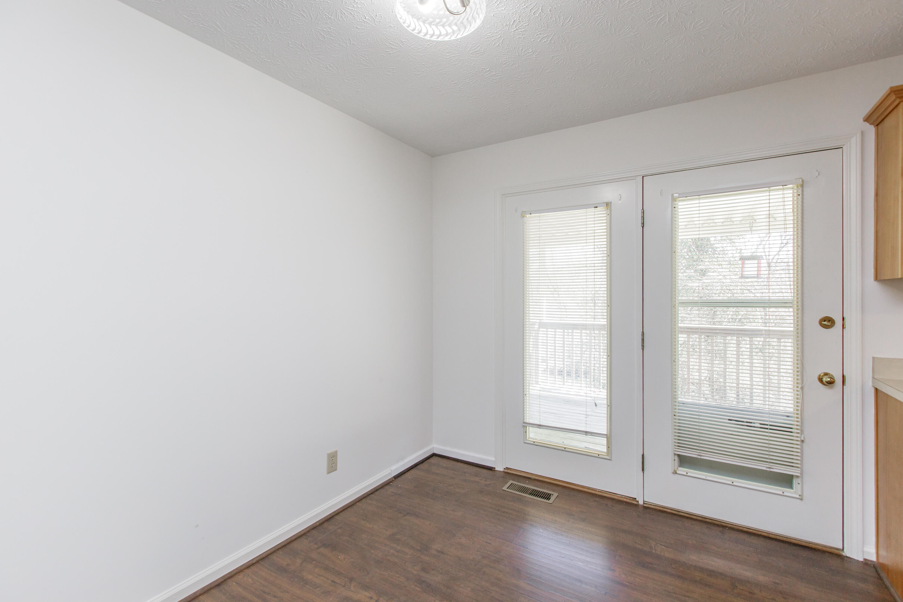 192-194 Spring Run Road Versailles, KY 40383 - Photo 6 of 24 1-6