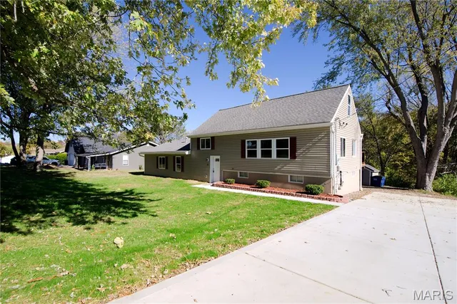 $359,900 | 17 Placid Drive, St. Charles, MO 63304