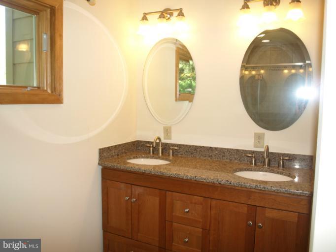 2527 Merrymans Mill Road Phoenix, MD 21131 - Photo 15 of 30 Bath (Master)