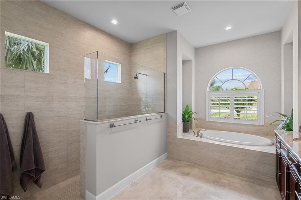 9052 Graphite Circle Naples, FL 34120 - Photo 23 of 48