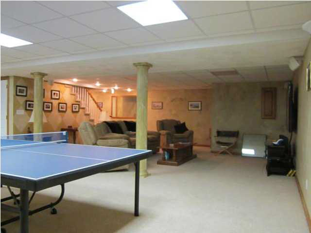4200 West Division Road Jasper, IN 47546 - Photo 14 of 24 Gallery Image 14