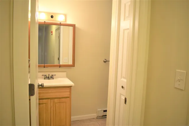 $1,600 | 63 Glade Street, Unit A1, West Haven, CT 06516