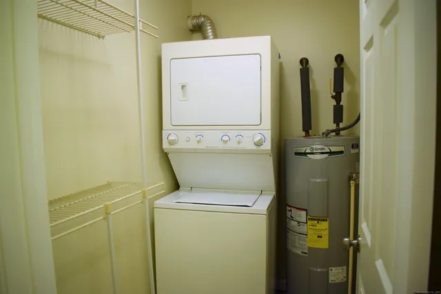 $1,600 | 63 Glade Street, Unit A1, West Haven, CT 06516