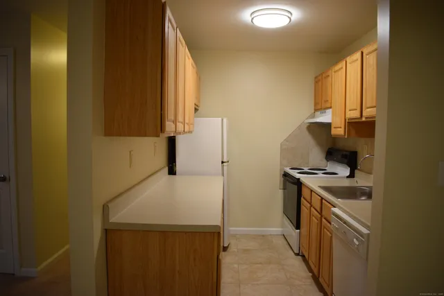 $1,600 | 63 Glade Street, Unit A1, West Haven, CT 06516