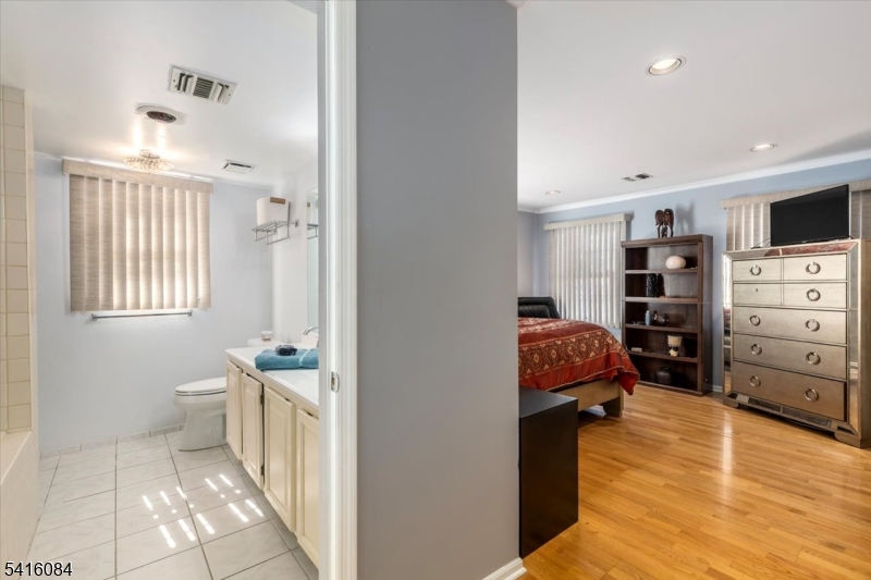 2 Crystal Lane Paterson, NJ 07501 - Photo 12 of 30