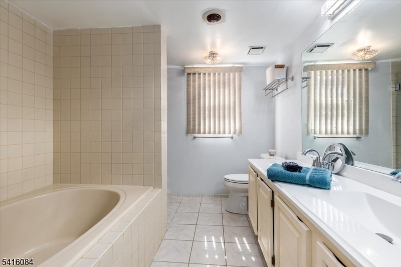 2 Crystal Lane Paterson, NJ 07501 - Photo 14 of 30