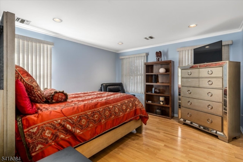 2 Crystal Lane Paterson, NJ 07501 - Photo 10 of 30