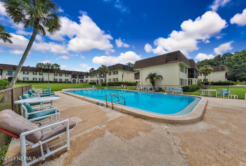 1735 El Camino Road, Unit 5 Jacksonville, FL 32216 - Photo 11 of 32 a view of a basket ball ground