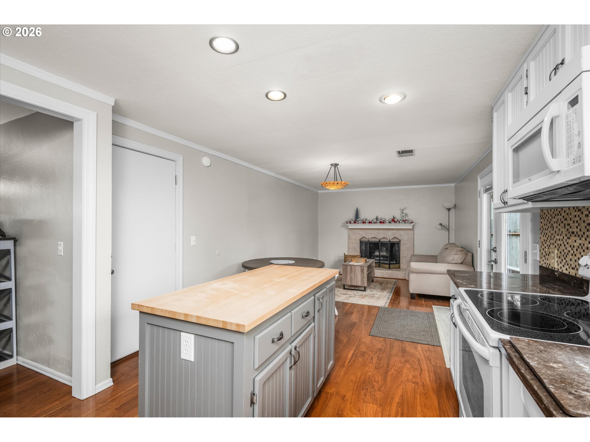 5621 C Street Springfield, OR 97478 - Photo 13 of 37 Kitchen