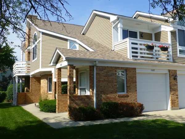$2,200 | 1068 Courtland Drive, Unit 1068, Buffalo Grove, IL 60089
