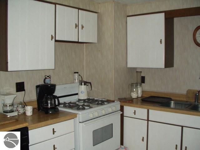 2022 Haaland Road Traverse City, MI 49686 - Photo 7 of 13 1727028-6.JPG