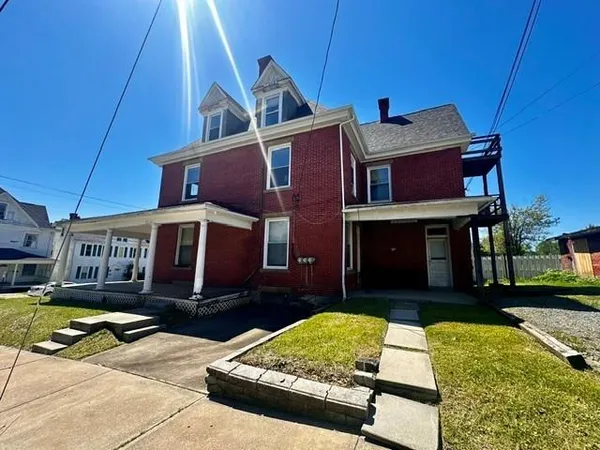 $160,000 | 387 North Richhill Street, Waynesburg, PA 15370