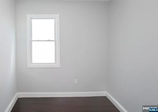 $2,500 | 52 Smith Street, Newark, NJ 07106