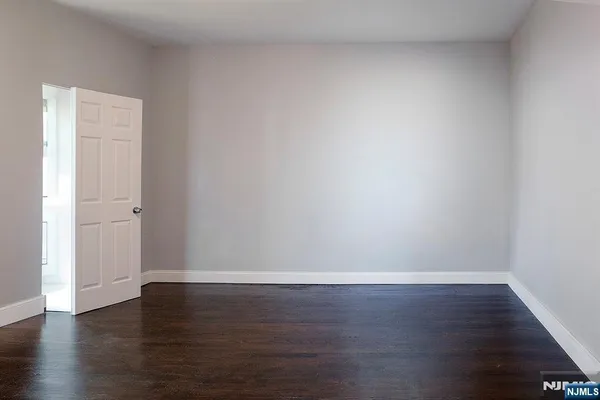 $2,500 | 52 Smith Street, Newark, NJ 07106