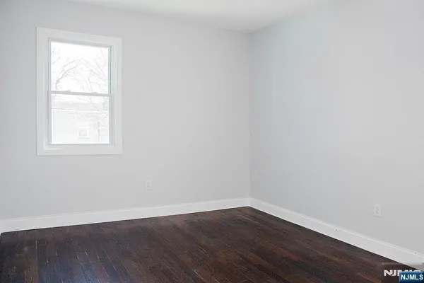 $2,500 | 52 Smith Street, Newark, NJ 07106