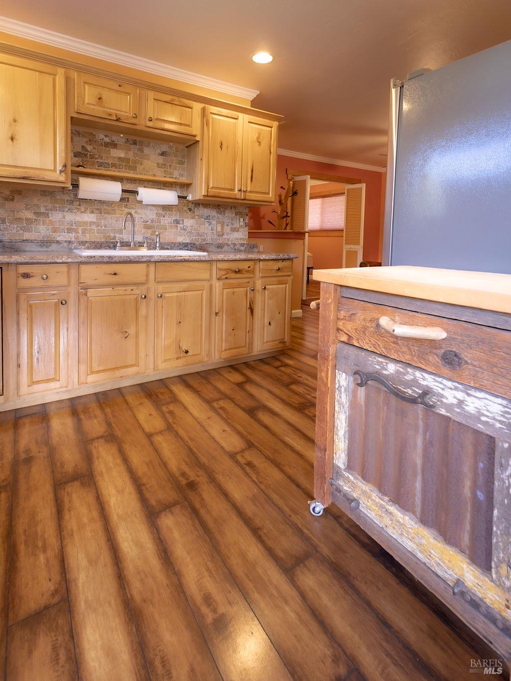 944 Clover Drive Santa Rosa, CA 95401 - Photo 5 of 37 Gallery Image 5