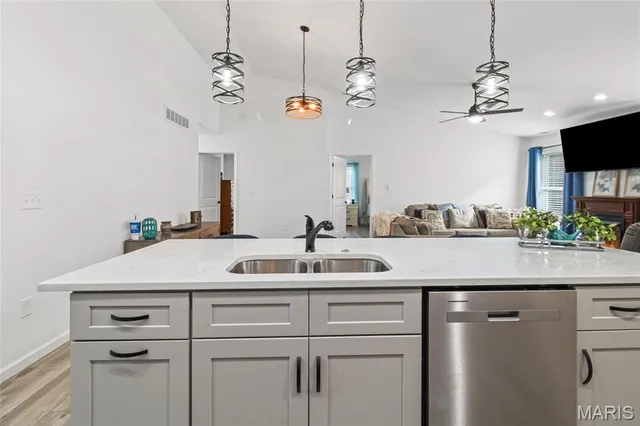 $295,000 | 1539 Hickory Landing, De Soto, MO 63020