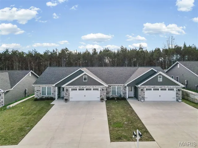 $295,000 | 1539 Hickory Landing, De Soto, MO 63020