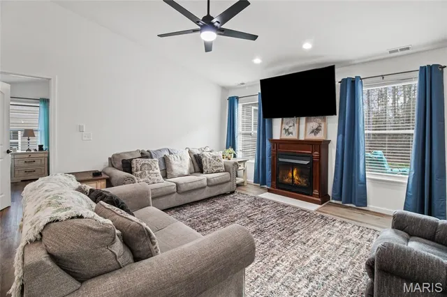 $295,000 | 1539 Hickory Landing, De Soto, MO 63020