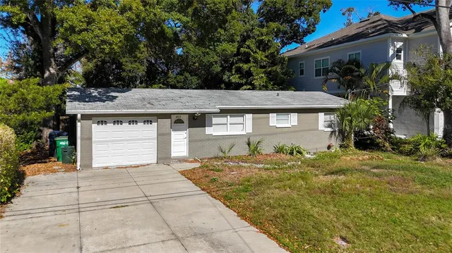 $2,950 | 4513 West Gray Street, Tampa, FL 33609