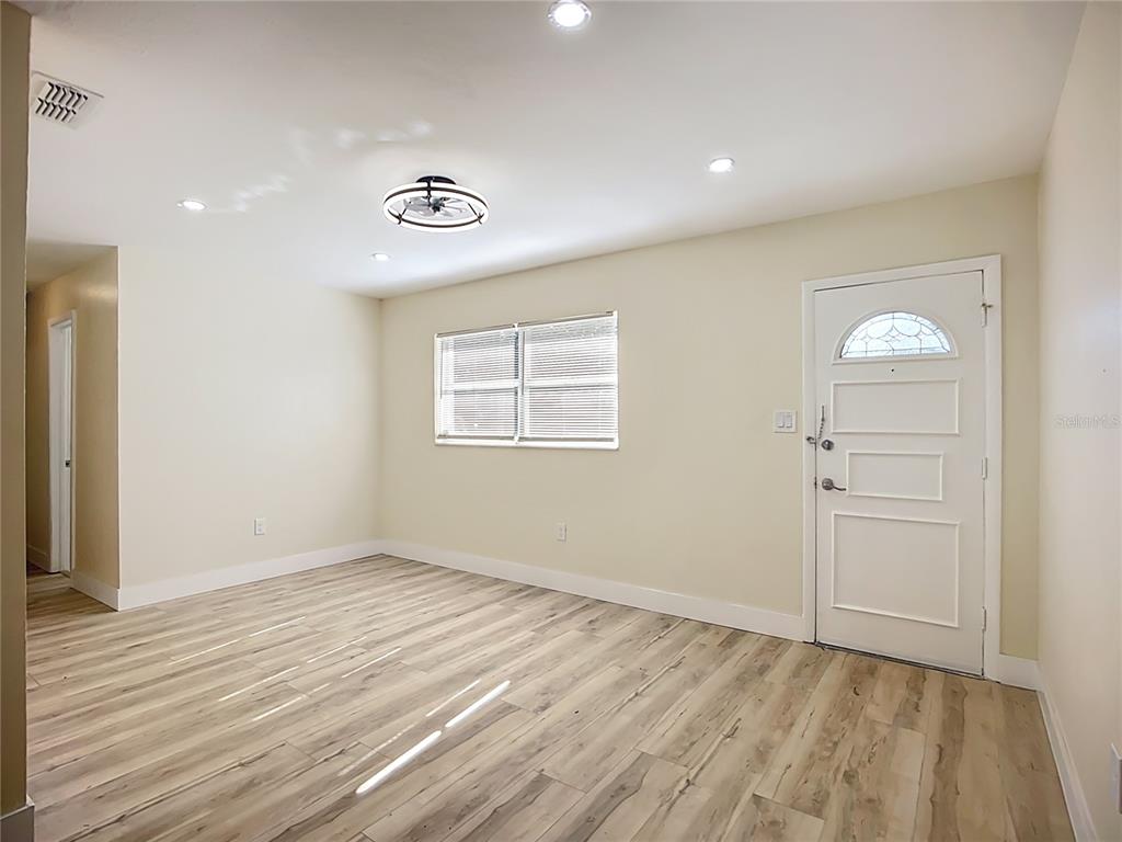 4513 West Gray Street Tampa, FL 33609 - Photo 11 of 50