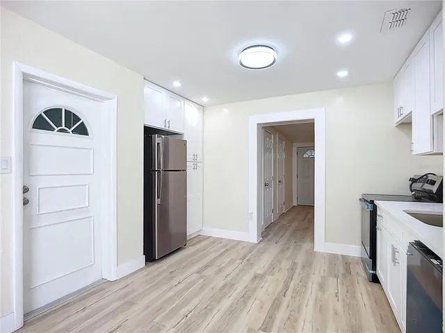 $2,950 | 4513 West Gray Street, Tampa, FL 33609