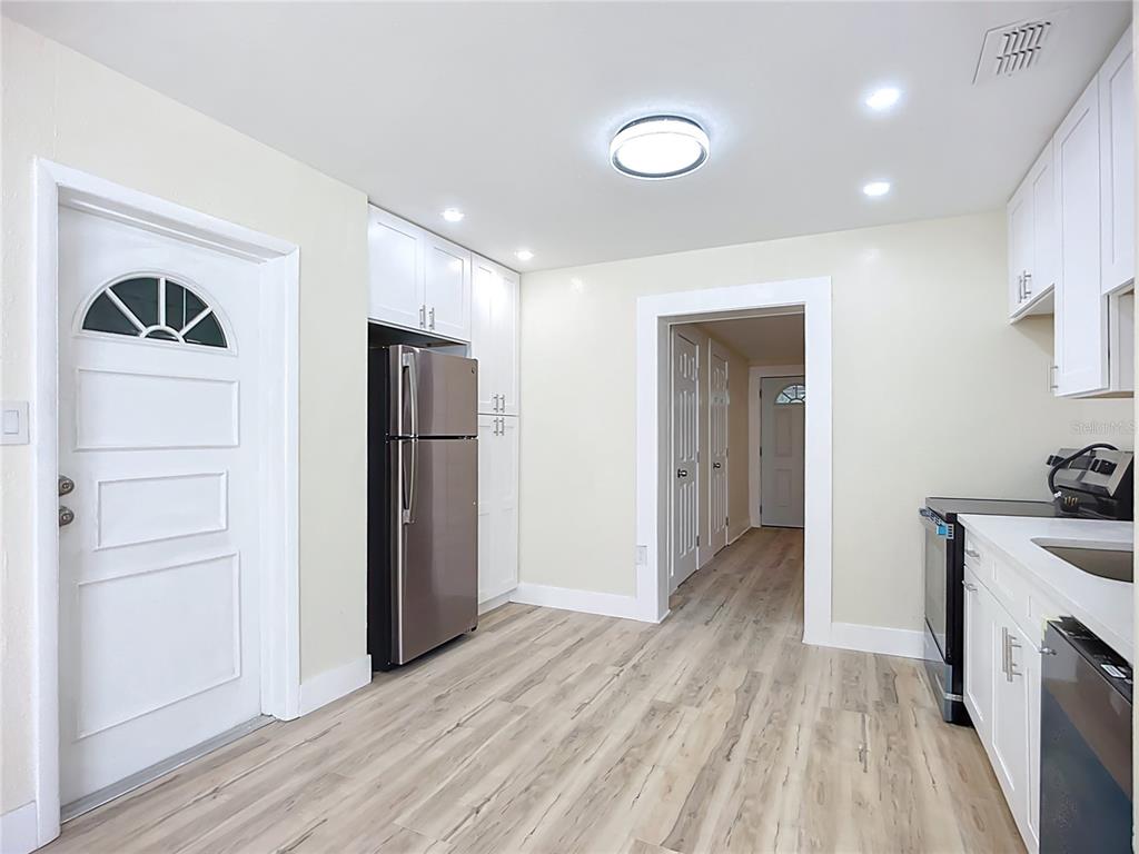 4513 West Gray Street Tampa, FL 33609 - Photo 14 of 50