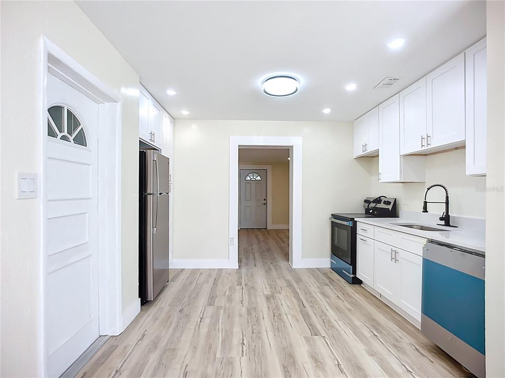 4513 West Gray Street Tampa, FL 33609 - Photo 15 of 50