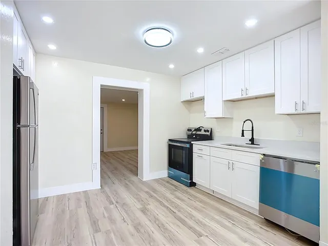 $2,950 | 4513 West Gray Street, Tampa, FL 33609