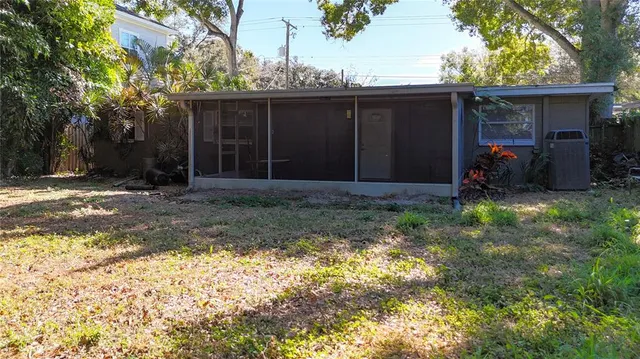 $2,950 | 4513 West Gray Street, Tampa, FL 33609