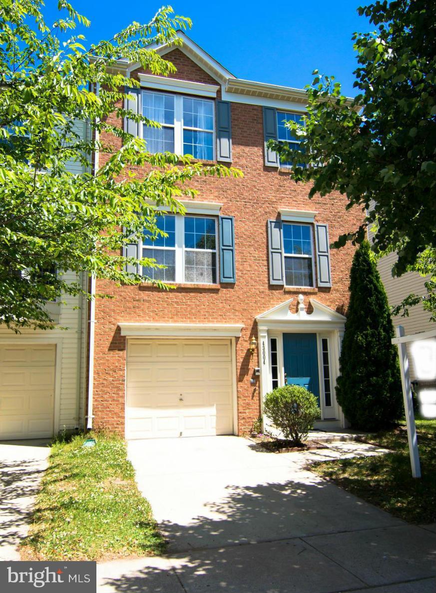 43004 Center Street Chantilly, VA 20152 - Photo 1 of 30 Exterior (Front)