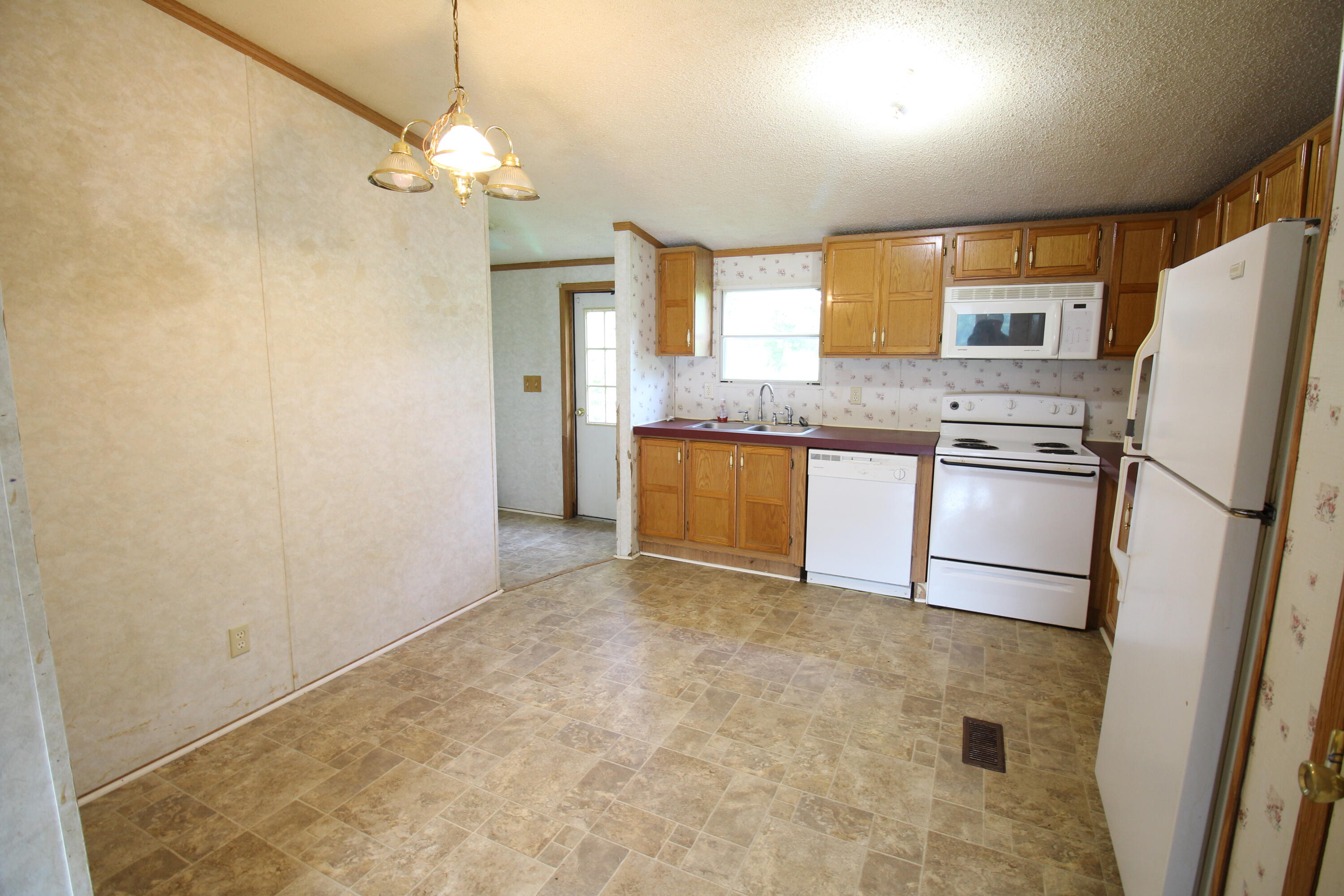 6475 Donaldson Road Mount Sterling, KY 40353 - Photo 8 of 19 IMG_3835