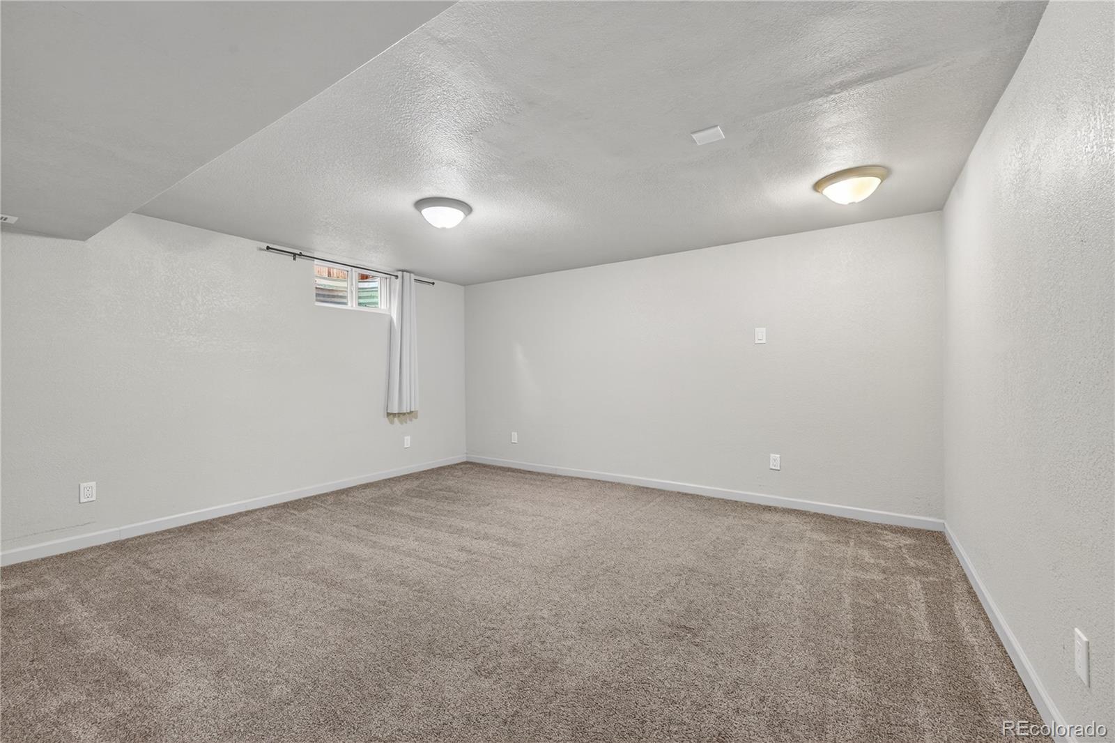 450 South 40th Street Boulder, CO 80305 - Photo 23 of 36 a view of an empty room