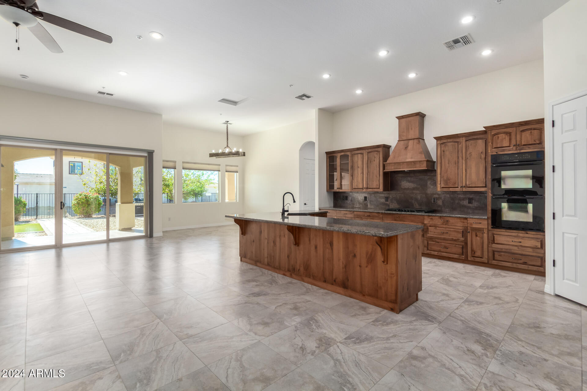 16217 West Skinner Road Surprise, AZ 85387 - Photo 13 of 76 16 - Skinner