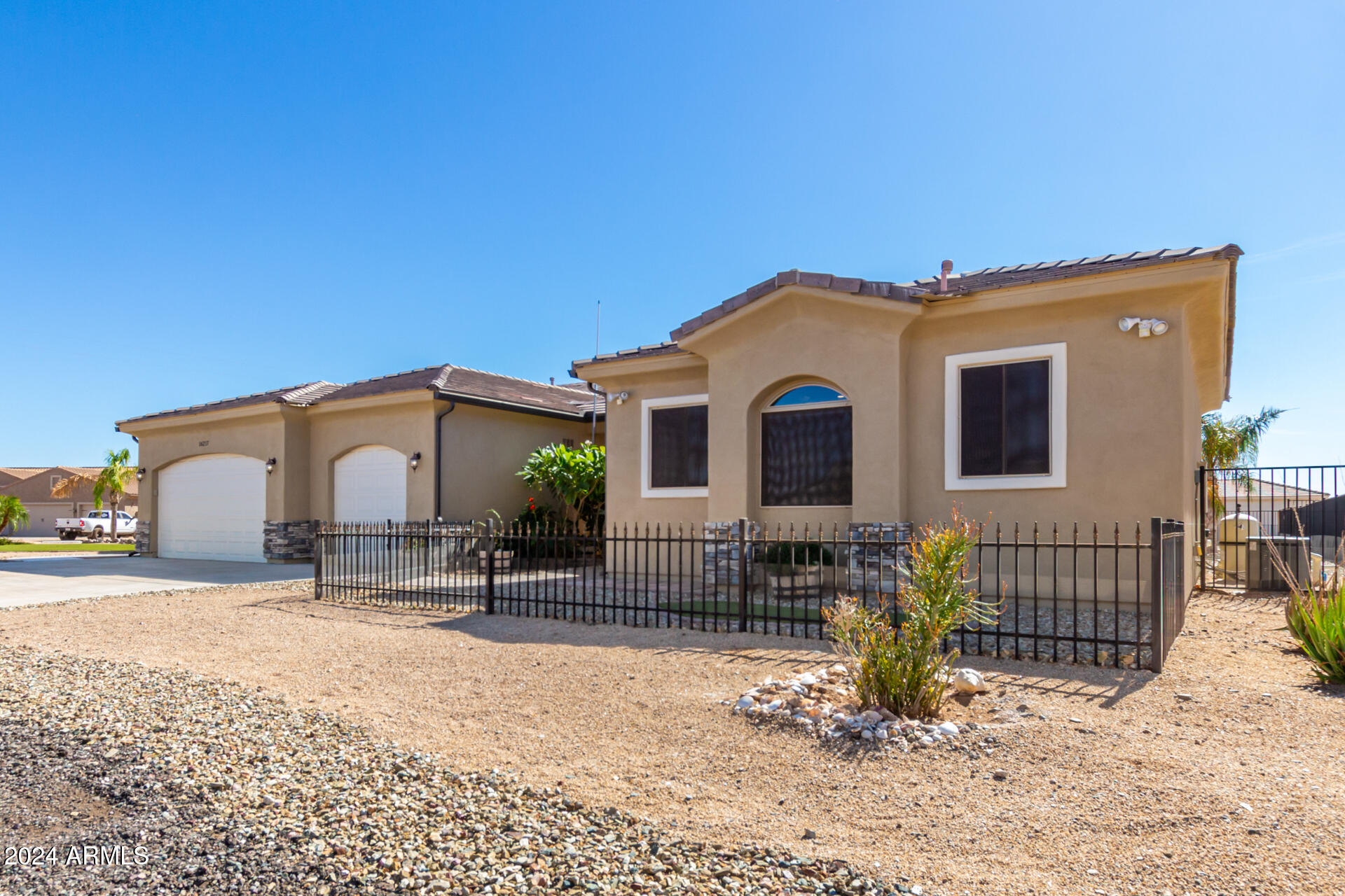 16217 West Skinner Road Surprise, AZ 85387 - Photo 5 of 76 06 - Skinner