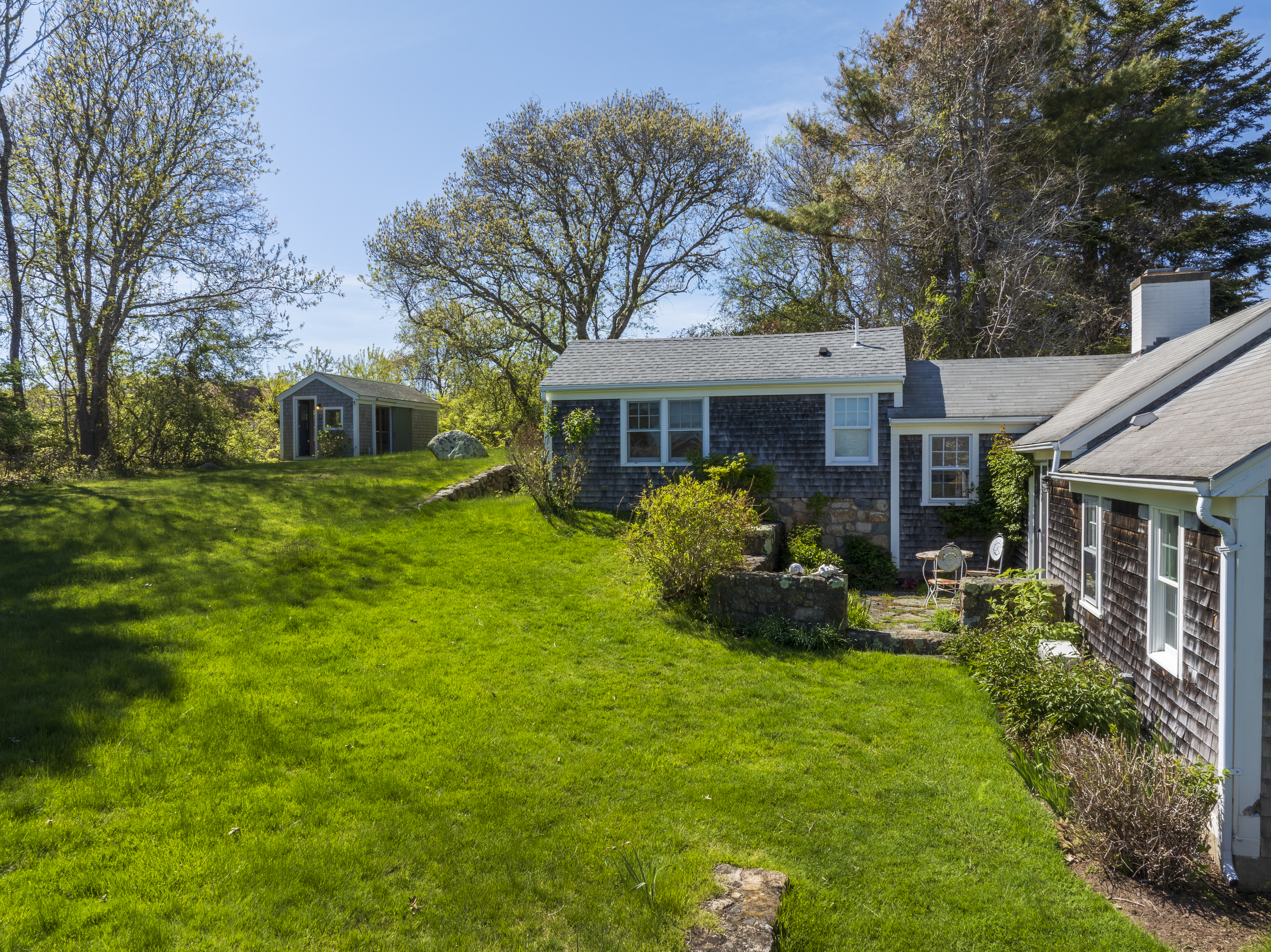 6 Wakeman Road Chilmark, MA 02535 - Photo 9 of 51 Side view of the guest house and studio in the distance.