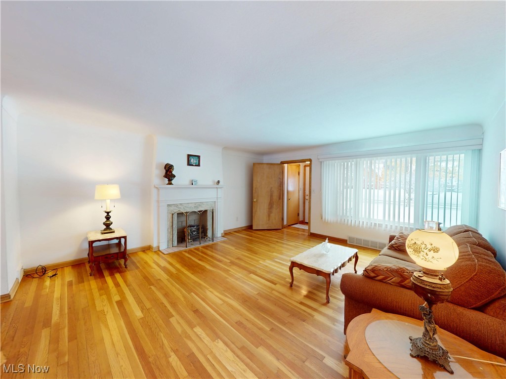 22261 Chardon Road Euclid, OH 44117 - Photo 4 of 36 Gallery Image 4