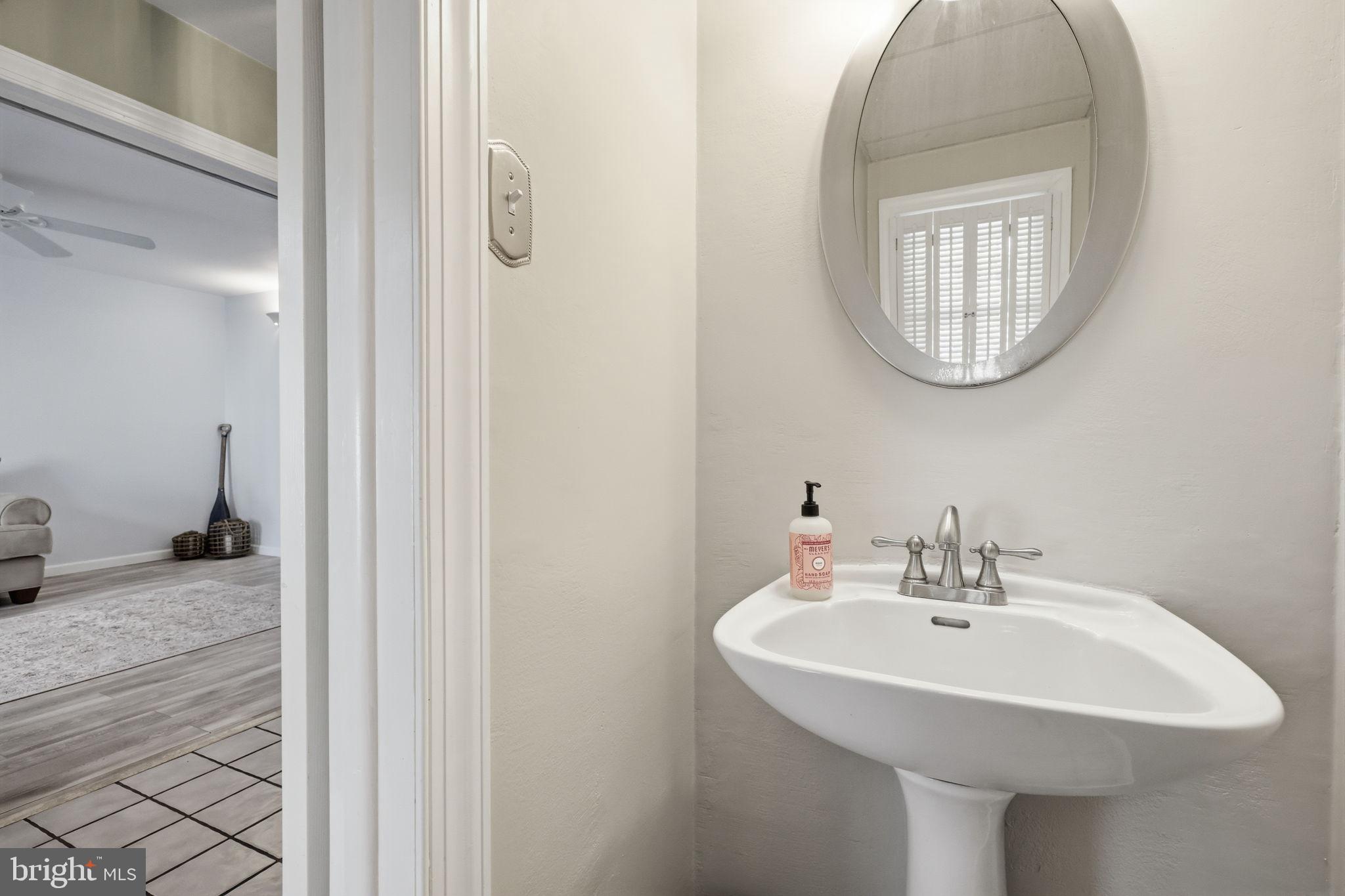 186 Windmill Road Willow Grove, PA 19090 - Photo 6 of 39 Gallery Image 6