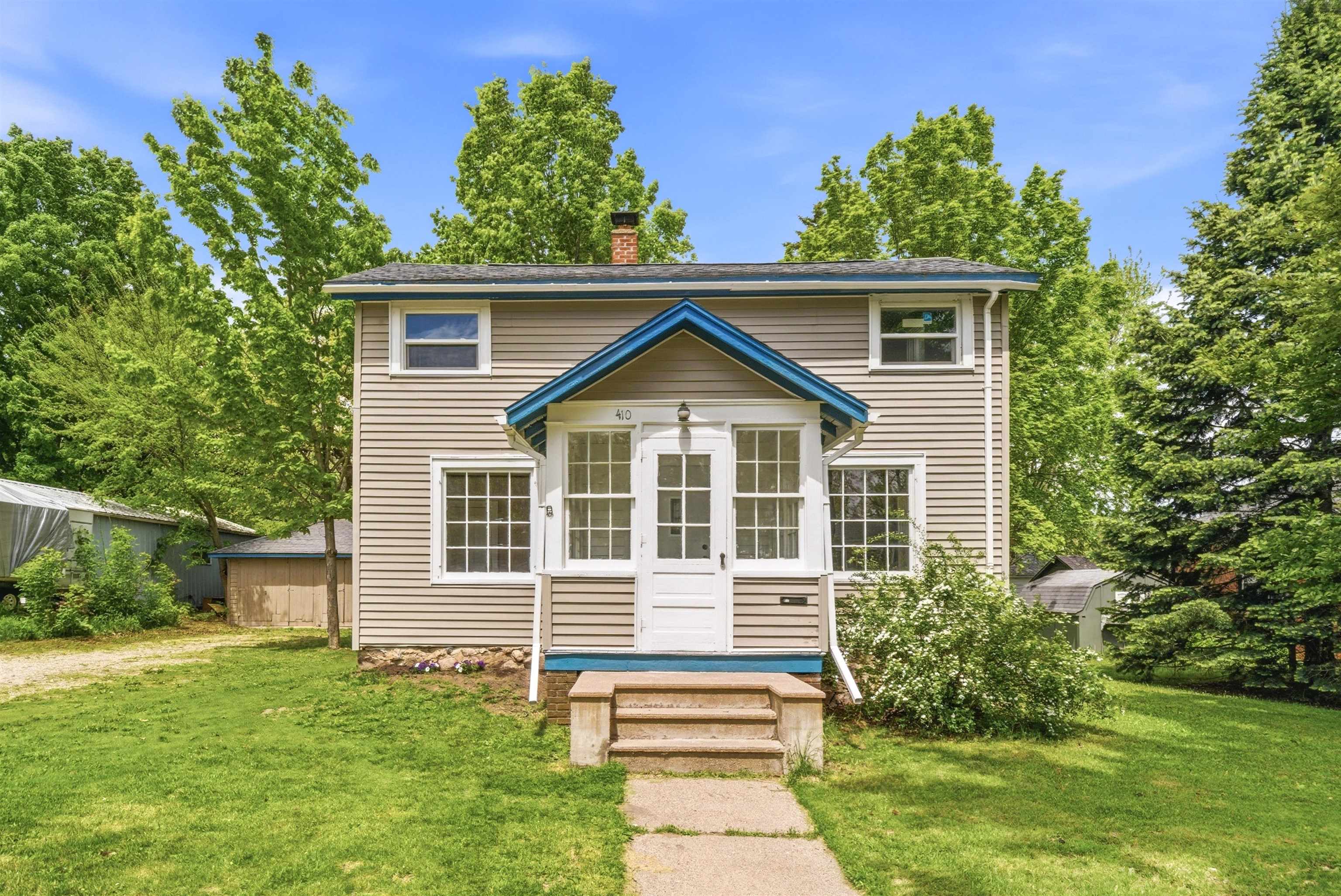 410 Granite Street Waupaca, WI 54981 - Photo 1 of 32