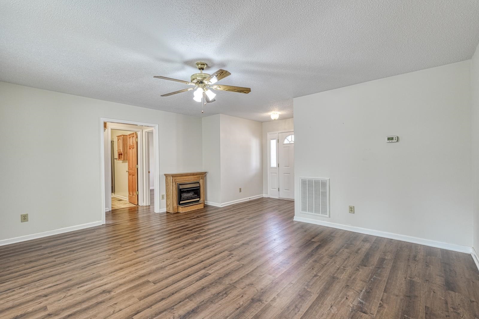 215 South Johnson Street Landrum, SC 29356 - Photo 14 of 39