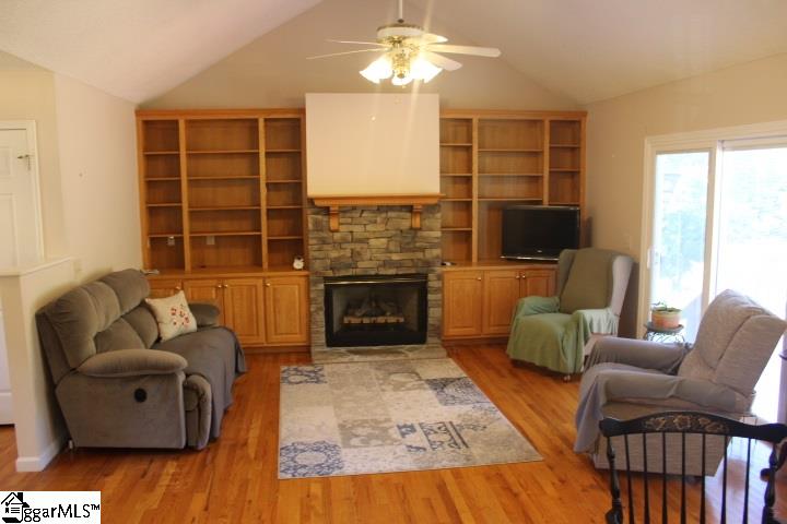 312 Dean Street Pickens, SC 29671 - Photo 4 of 14 Gallery Image 4