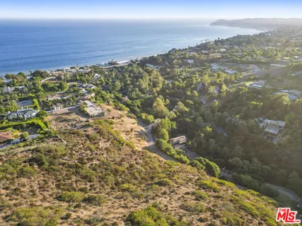 $5,250,000 | 27061 Sea Vista Drive, Malibu, CA 90265