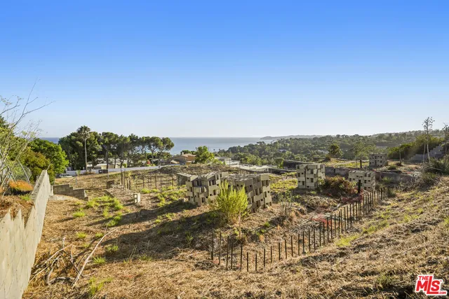 $5,250,000 | 27061 Sea Vista Drive, Malibu, CA 90265