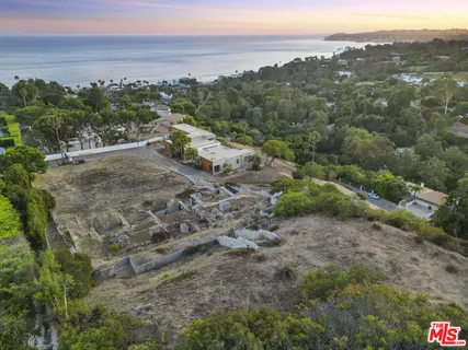 $5,250,000 | 27061 Sea Vista Drive, Malibu, CA 90265
