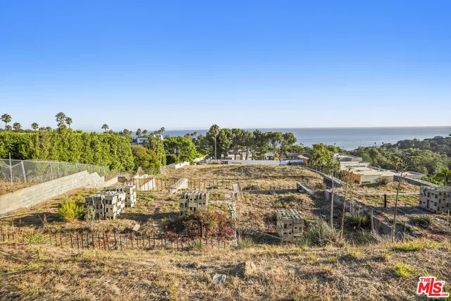 $5,250,000 | 27061 Sea Vista Drive, Malibu, CA 90265